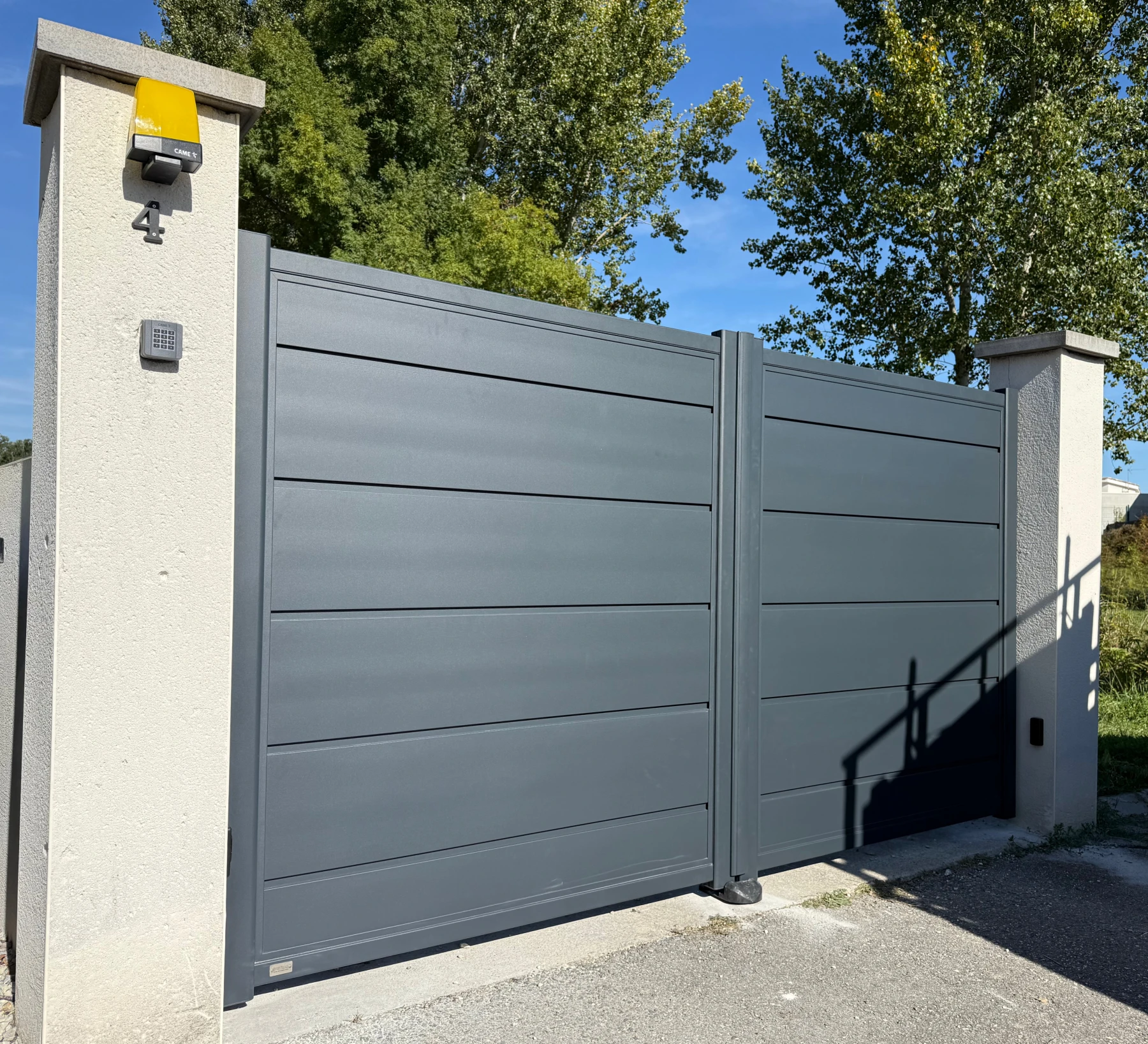 Installation de portail à Lapeyrouse-Fossat